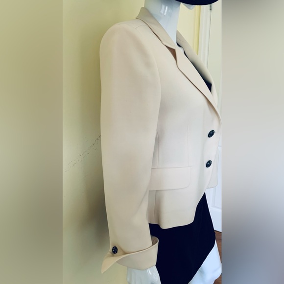 Creamy beige wool tuxedo style blazer black beaded buttons long sleeves & cuffs - Picture 3 of 16